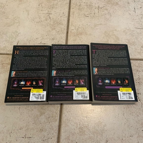 Alyson Noël - The Immortals Series (Books 4-6) - Picture 2 of 3